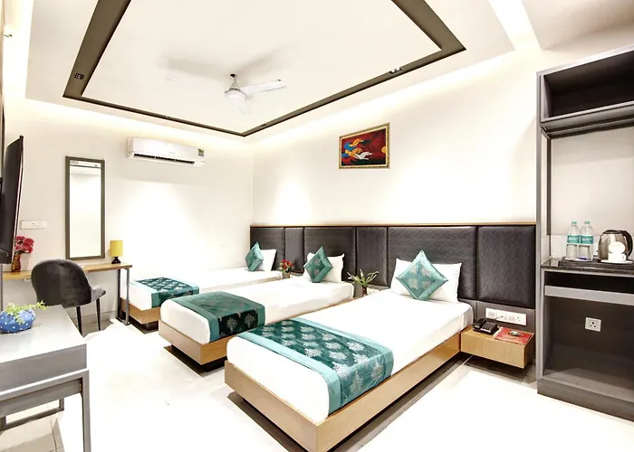 Applewood Grand Delhi Airport