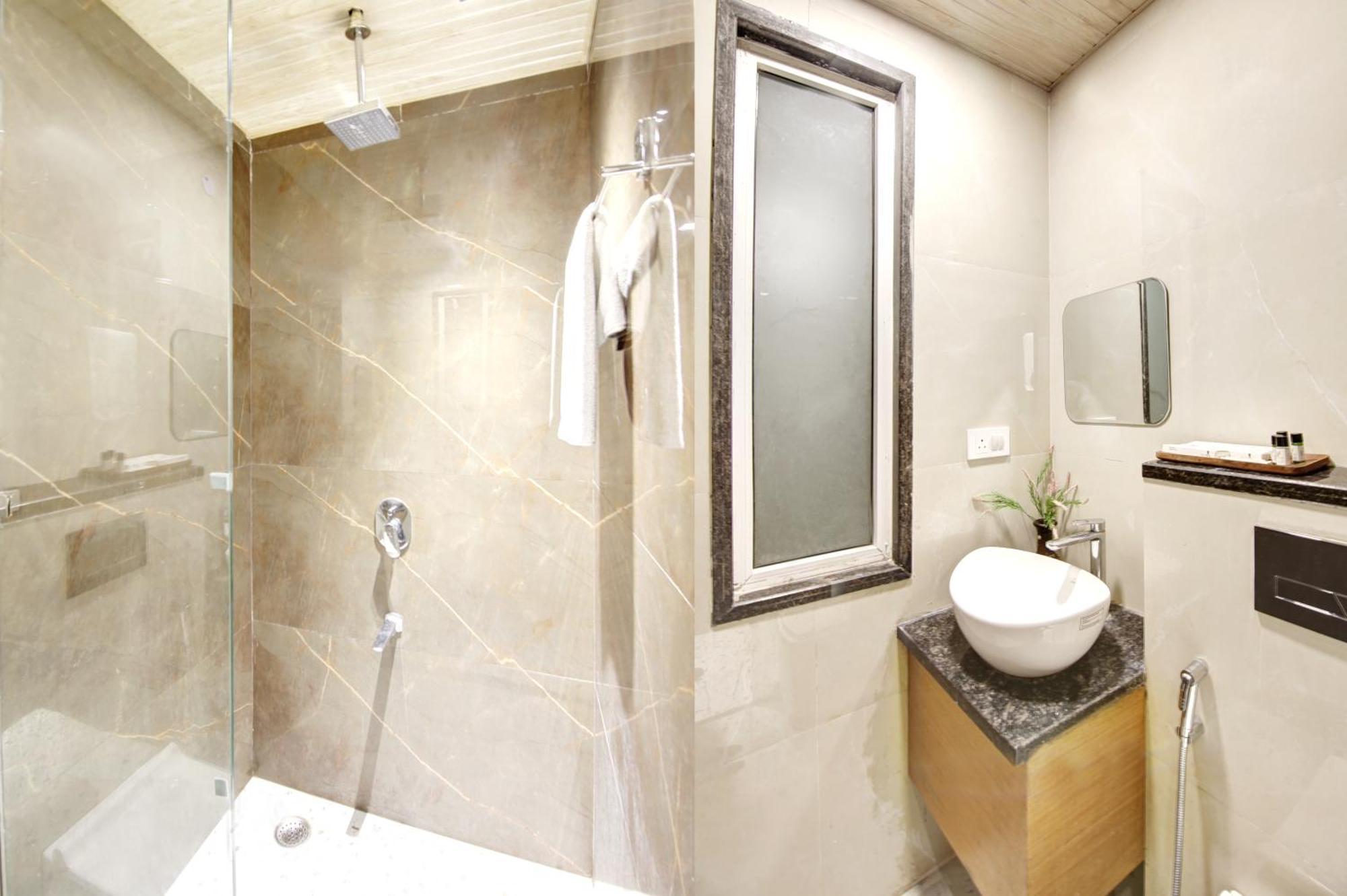 Hotel Applewood Grand Delhi Airport *