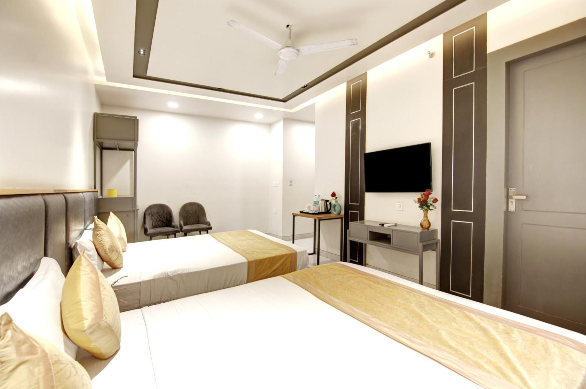 Hotel Applewood Grand Delhi Airport New Delhi