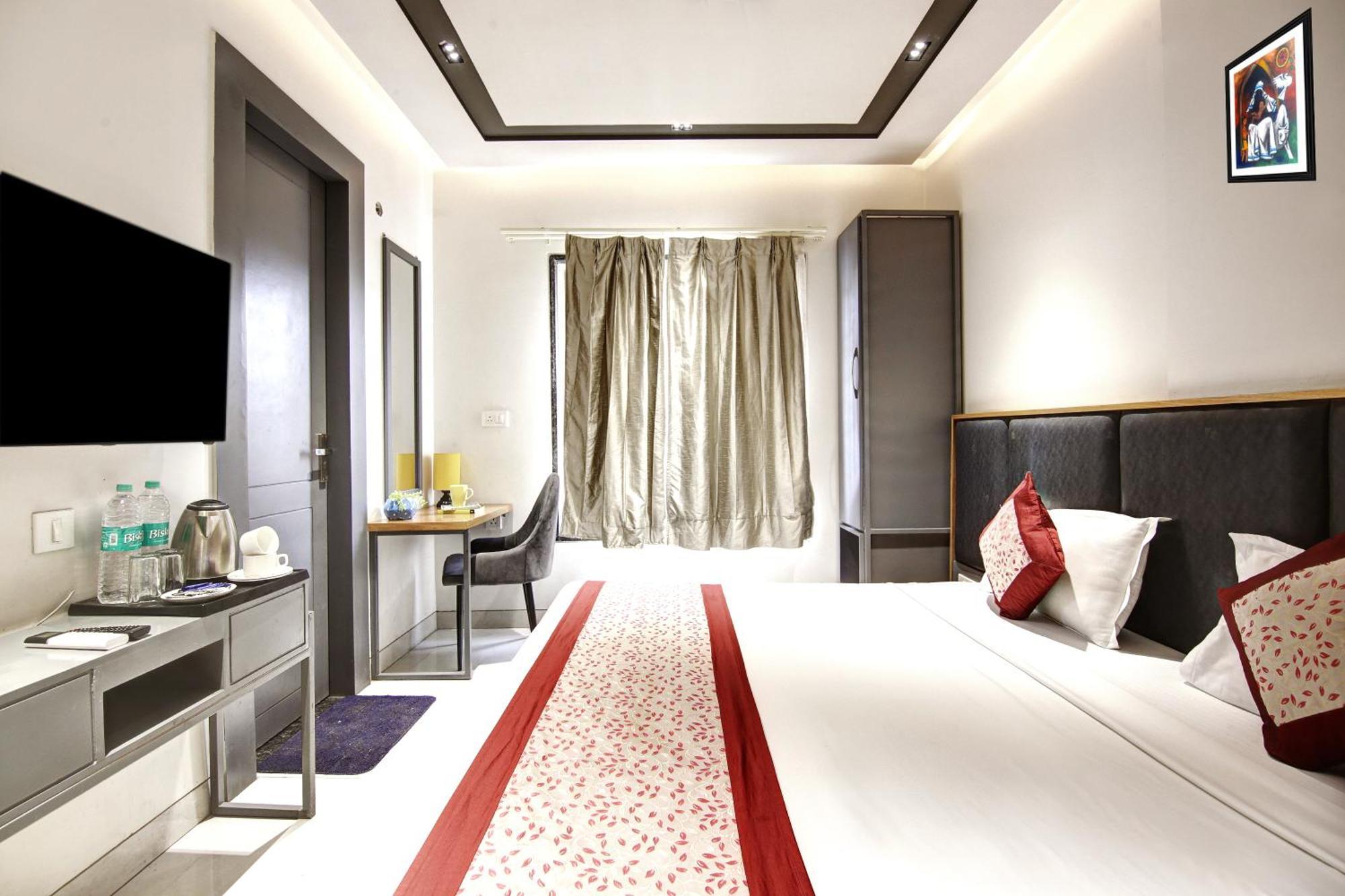 Hotel Applewood Grand Delhi Airport New Delhi