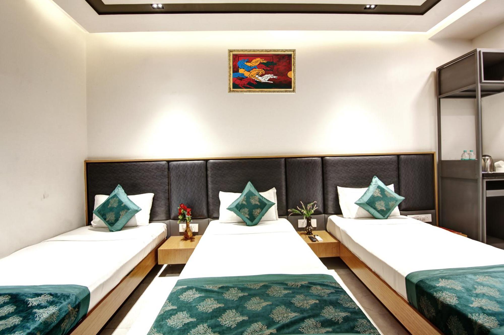 Applewood Grand Delhi Airport Hotel