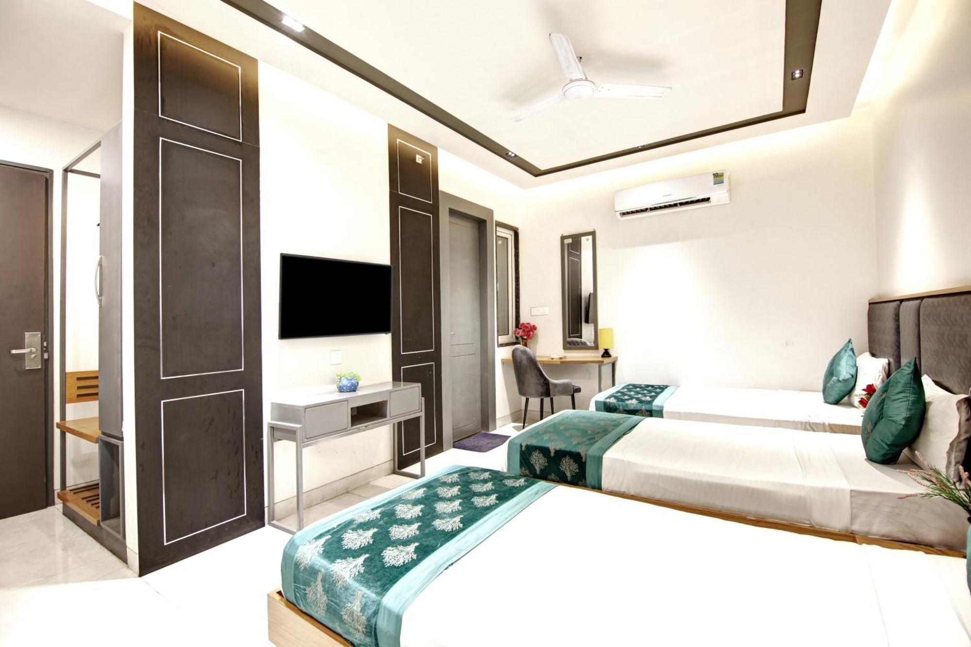 Applewood Grand Delhi Airport New Delhi