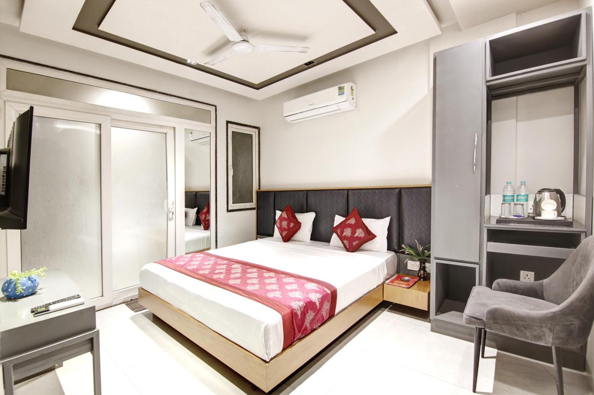 Applewood Grand Delhi Airport